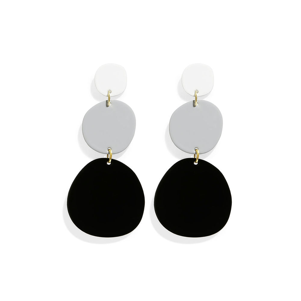 Three-tier geometric earrings in white, grey and black with bold sculptural shapes – Blob Earrings Black by ISUWA